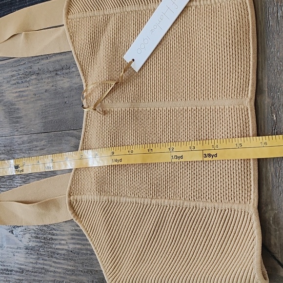 New House of Harlow Tan Crop Top Size M - Picture 8 of 9